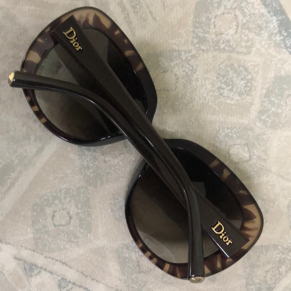 Dior Oversized Sunglasses - Picture 9 of 12